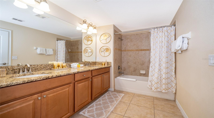 KISSIMMEE, Florida 34747, 5 Bedrooms Bedrooms, ,4 BathroomsBathrooms,Residential,For Sale,CANDY PALM,0,MFRS5146382