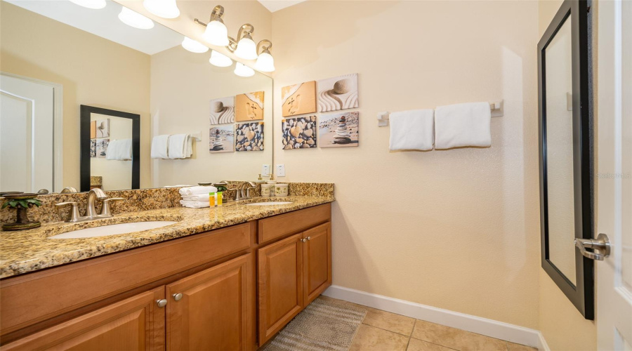 KISSIMMEE, Florida 34747, 5 Bedrooms Bedrooms, ,4 BathroomsBathrooms,Residential,For Sale,CANDY PALM,0,MFRS5146382