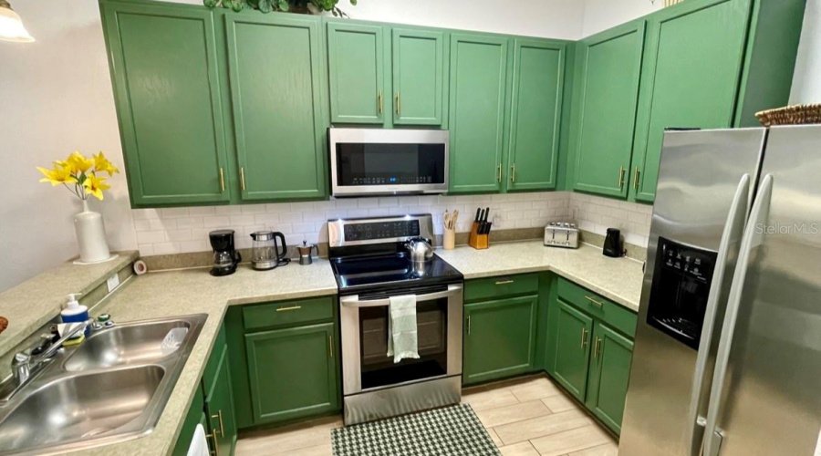 DAVENPORT, Florida 33837, 3 Bedrooms Bedrooms, ,2 BathroomsBathrooms,Residential,For Sale,RUM,0,MFRO6393086