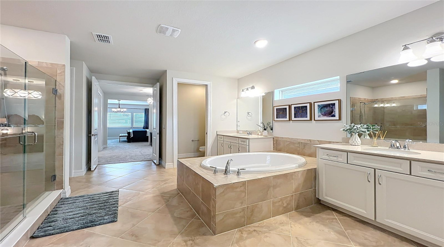 ORLANDO, Florida 32836, 5 Bedrooms Bedrooms, ,5 BathroomsBathrooms,Residential,For Sale,WOODLAND FOREST,0,MFRS5128822