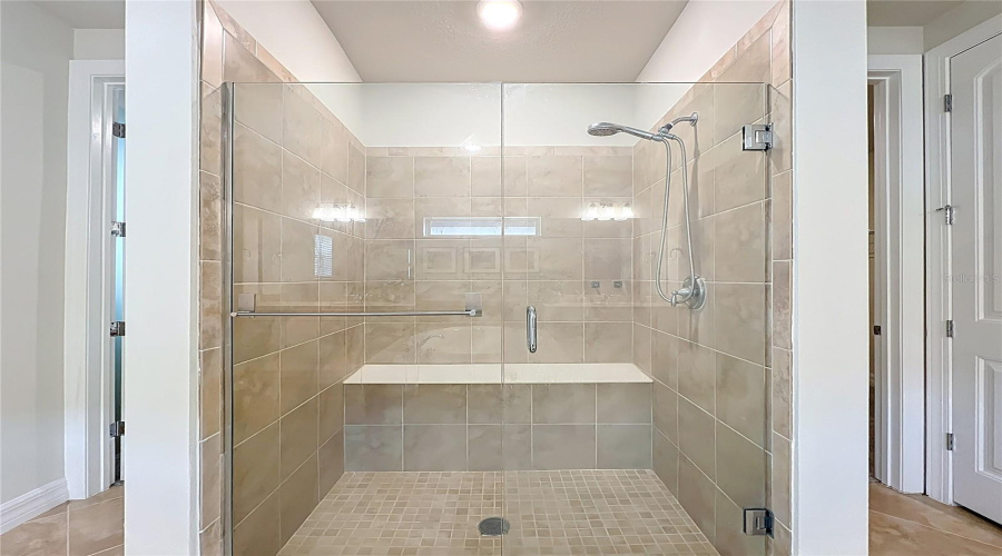 ORLANDO, Florida 32836, 5 Bedrooms Bedrooms, ,5 BathroomsBathrooms,Residential,For Sale,WOODLAND FOREST,0,MFRS5128822