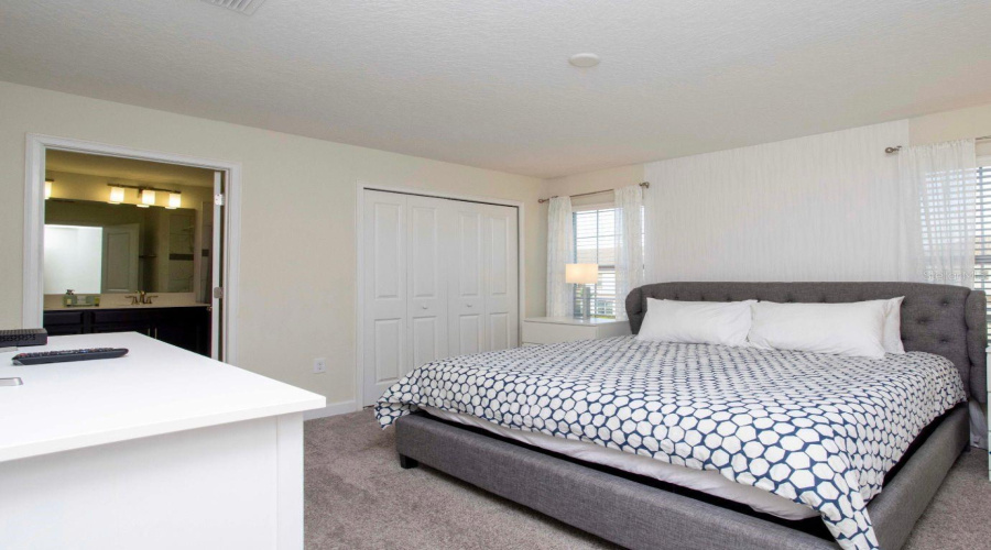 DAVENPORT, Florida 33896, 4 Bedrooms Bedrooms, ,3 BathroomsBathrooms,Residential,For Sale,SANDBAGGER,0,MFRS5146323