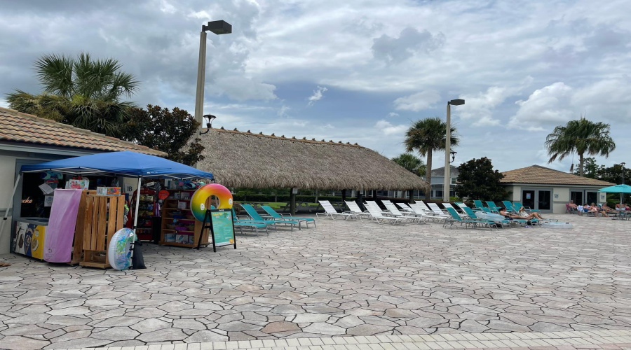 DAVENPORT, Florida 33896, 4 Bedrooms Bedrooms, ,3 BathroomsBathrooms,Residential,For Sale,SANDBAGGER,0,MFRS5146323