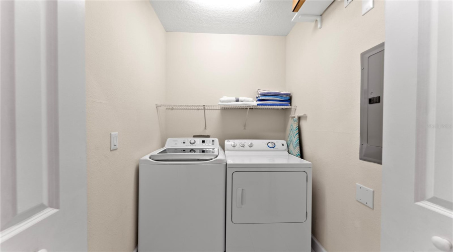 DAVENPORT, Florida 33896, 5 Bedrooms Bedrooms, ,4 BathroomsBathrooms,Residential,For Sale,MOON VALLEY,0,MFRO6307337