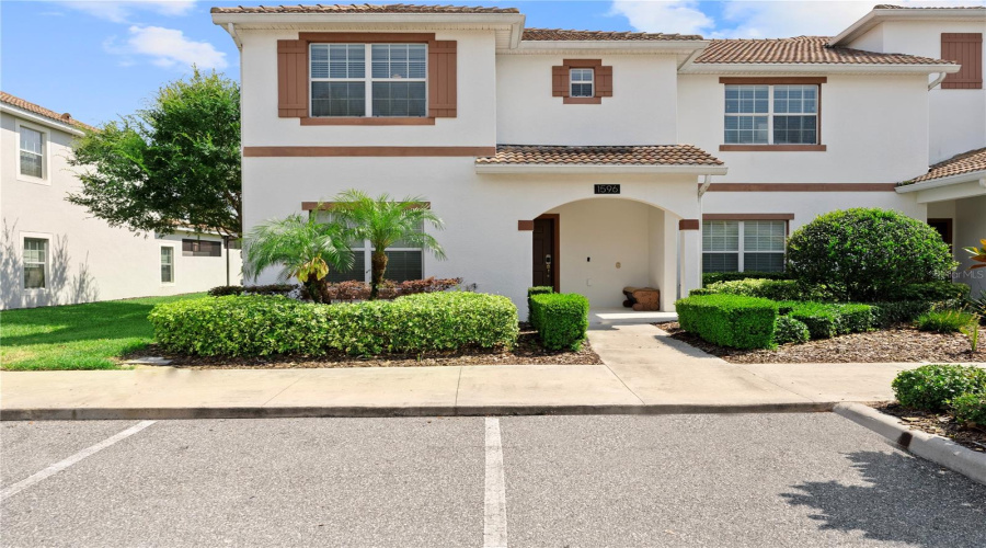 DAVENPORT, Florida 33896, 5 Bedrooms Bedrooms, ,4 BathroomsBathrooms,Residential,For Sale,MOON VALLEY,0,MFRO6307337