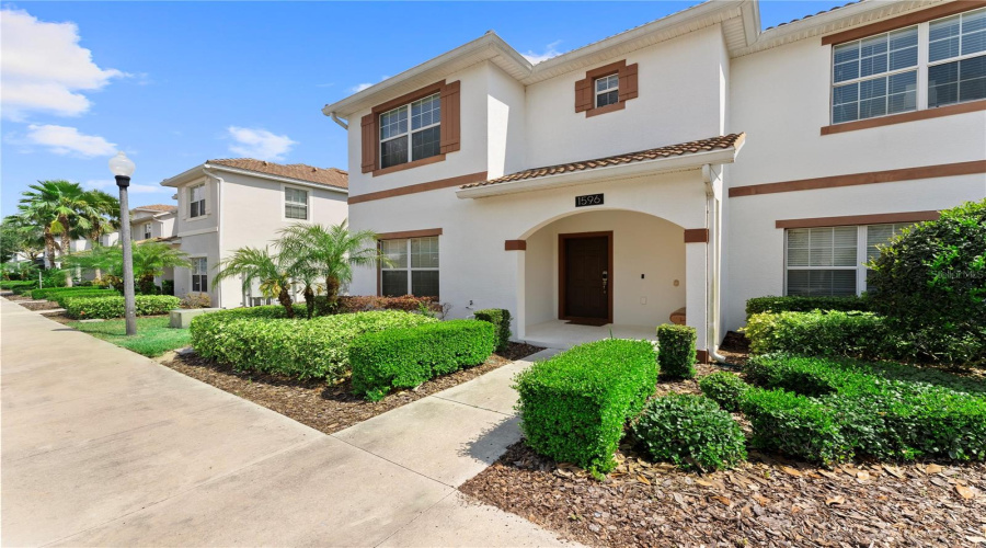 DAVENPORT, Florida 33896, 5 Bedrooms Bedrooms, ,4 BathroomsBathrooms,Residential,For Sale,MOON VALLEY,0,MFRO6307337