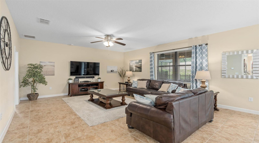 DAVENPORT, Florida 33896, 5 Bedrooms Bedrooms, ,4 BathroomsBathrooms,Residential,For Sale,MOON VALLEY,0,MFRFC317023