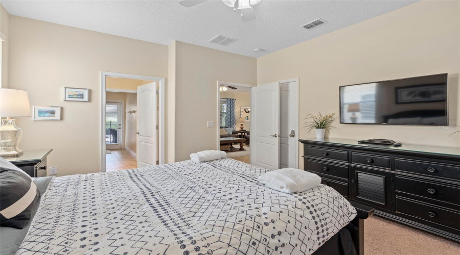 DAVENPORT, Florida 33896, 5 Bedrooms Bedrooms, ,4 BathroomsBathrooms,Residential,For Sale,MOON VALLEY,0,MFRFC317023