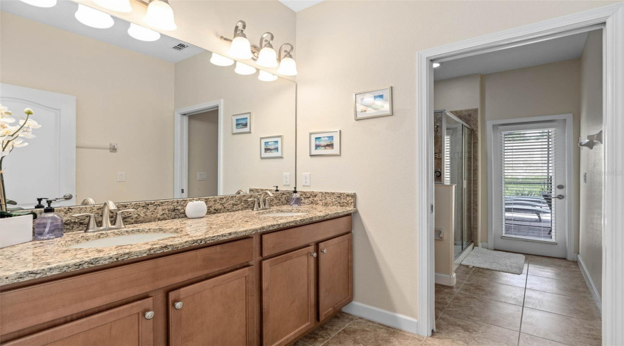 DAVENPORT, Florida 33896, 5 Bedrooms Bedrooms, ,4 BathroomsBathrooms,Residential,For Sale,MOON VALLEY,0,MFRFC317023