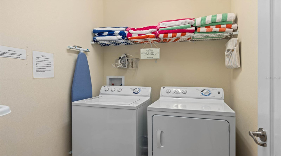 DAVENPORT, Florida 33896, 5 Bedrooms Bedrooms, ,4 BathroomsBathrooms,Residential,For Sale,MOON VALLEY,0,MFRFC317023