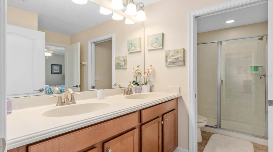 DAVENPORT, Florida 33896, 5 Bedrooms Bedrooms, ,4 BathroomsBathrooms,Residential,For Sale,MOON VALLEY,0,MFRFC317023