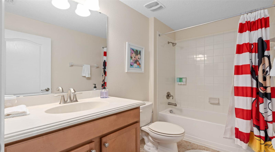 DAVENPORT, Florida 33896, 5 Bedrooms Bedrooms, ,4 BathroomsBathrooms,Residential,For Sale,MOON VALLEY,0,MFRFC317023