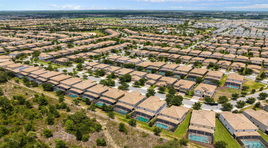 DAVENPORT, Florida 33896, 5 Bedrooms Bedrooms, ,4 BathroomsBathrooms,Residential,For Sale,MOON VALLEY,0,MFRFC317023