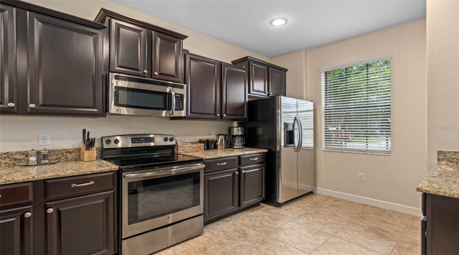 DAVENPORT, Florida 33896, 5 Bedrooms Bedrooms, ,4 BathroomsBathrooms,Residential,For Sale,MOON VALLEY,0,MFRFC317023