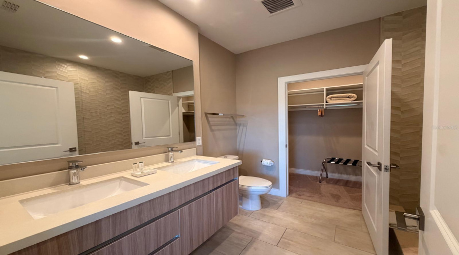 KISSIMMEE, Florida 34747, 3 Bedrooms Bedrooms, ,3 BathroomsBathrooms,Residential,For Sale,BROOKLYN,0,MFRO6393088