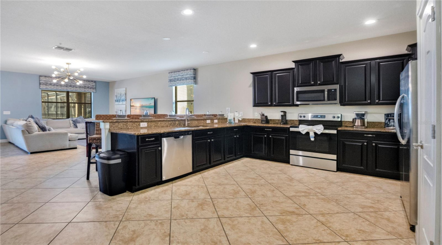 DAVENPORT, Florida 33896, 8 Bedrooms Bedrooms, ,5 BathroomsBathrooms,Residential,For Sale,WEXFORD,0,MFRO6360701