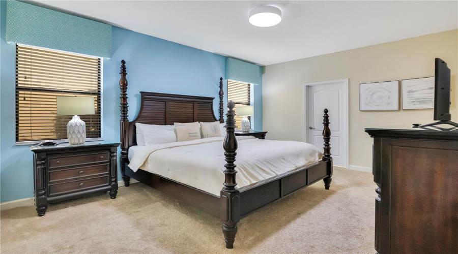 DAVENPORT, Florida 33896, 8 Bedrooms Bedrooms, ,5 BathroomsBathrooms,Residential,For Sale,WEXFORD,0,MFRO6360701