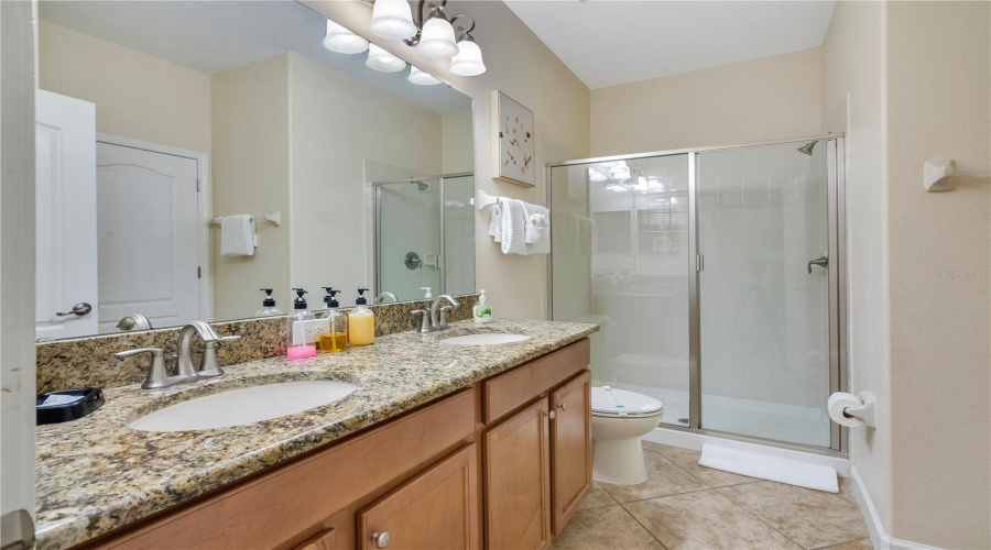 DAVENPORT, Florida 33896, 8 Bedrooms Bedrooms, ,5 BathroomsBathrooms,Residential,For Sale,WEXFORD,0,MFRO6360701