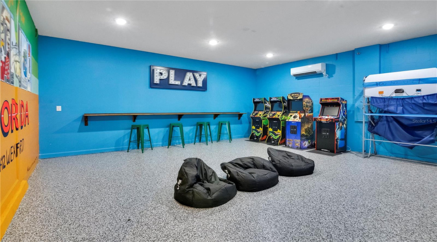 DAVENPORT, Florida 33896, 8 Bedrooms Bedrooms, ,5 BathroomsBathrooms,Residential,For Sale,WEXFORD,0,MFRO6360701