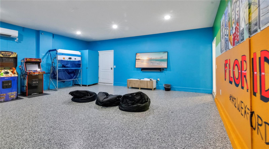 DAVENPORT, Florida 33896, 8 Bedrooms Bedrooms, ,5 BathroomsBathrooms,Residential,For Sale,WEXFORD,0,MFRO6360701