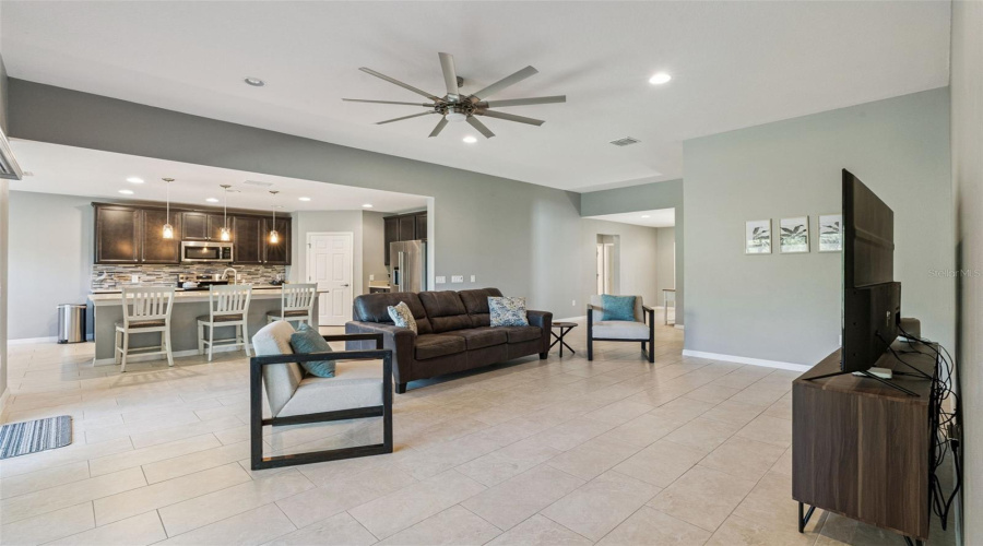 KISSIMMEE, Florida 34746, 4 Bedrooms Bedrooms, ,3 BathroomsBathrooms,Residential,For Sale,RIALTO,0,MFRS5146384