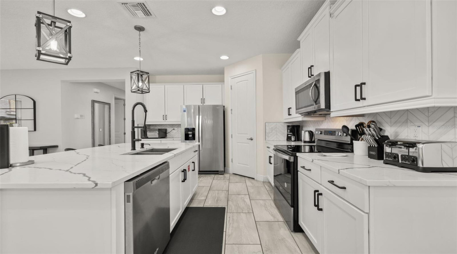 KISSIMMEE, Florida 34747, 5 Bedrooms Bedrooms, ,4 BathroomsBathrooms,Residential,For Sale,MARKER,0,MFRS5139555