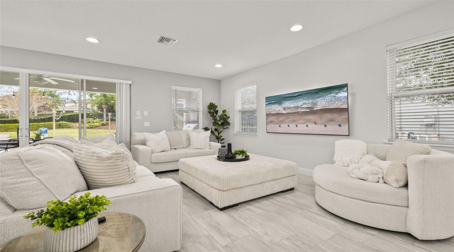 KISSIMMEE, Florida 34747, 5 Bedrooms Bedrooms, ,4 BathroomsBathrooms,Residential,For Sale,MARKER,0,MFRS5139555