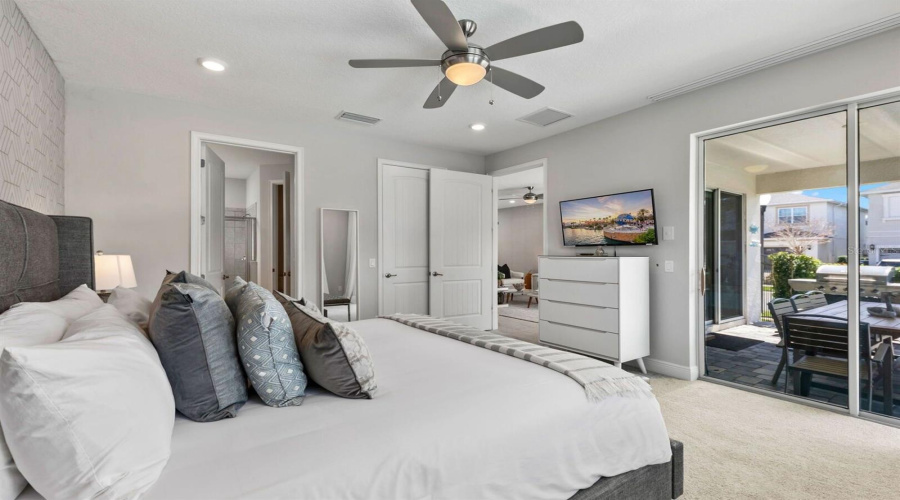 KISSIMMEE, Florida 34747, 6 Bedrooms Bedrooms, ,6 BathroomsBathrooms,Residential,For Sale,SOUTHFIELD,0,MFRO6365234