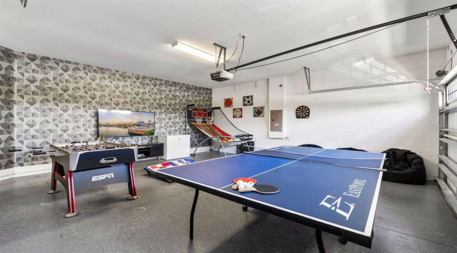 KISSIMMEE, Florida 34747, 6 Bedrooms Bedrooms, ,6 BathroomsBathrooms,Residential,For Sale,SOUTHFIELD,0,MFRO6365234