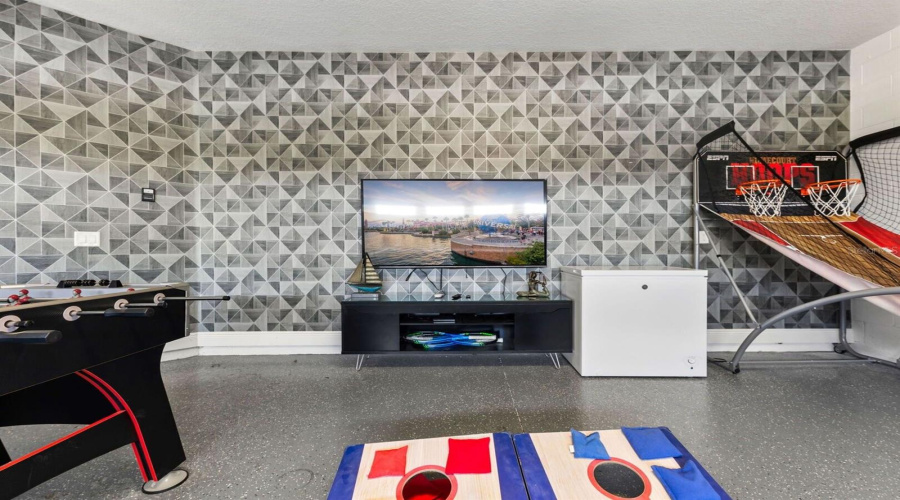 KISSIMMEE, Florida 34747, 6 Bedrooms Bedrooms, ,6 BathroomsBathrooms,Residential,For Sale,SOUTHFIELD,0,MFRO6365234