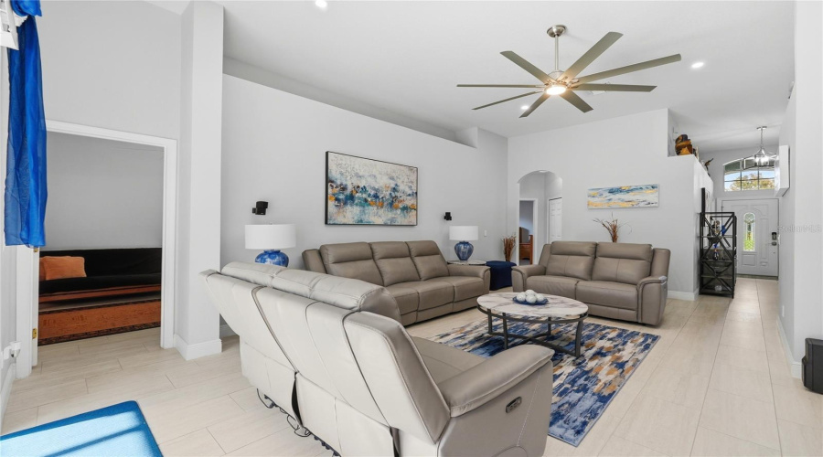 DAVENPORT, Florida 33897, 4 Bedrooms Bedrooms, ,3 BathroomsBathrooms,Residential,For Sale,TUPELO,0,MFRP4938218