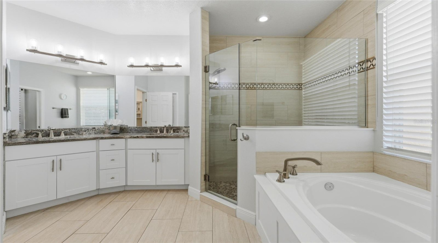 DAVENPORT, Florida 33897, 4 Bedrooms Bedrooms, ,3 BathroomsBathrooms,Residential,For Sale,TUPELO,0,MFRP4938218