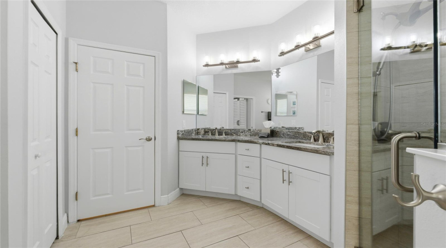 DAVENPORT, Florida 33897, 4 Bedrooms Bedrooms, ,3 BathroomsBathrooms,Residential,For Sale,TUPELO,0,MFRP4938218