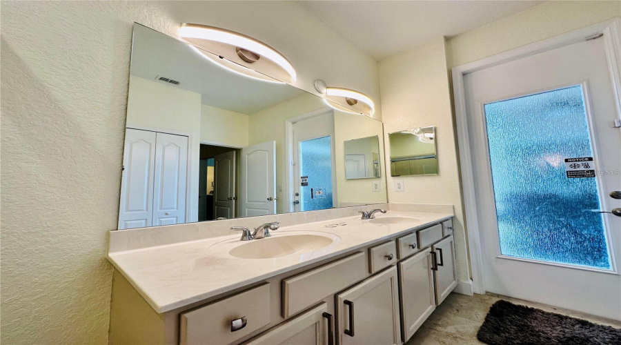 DAVENPORT, Florida 33897, 4 Bedrooms Bedrooms, ,3 BathroomsBathrooms,Residential,For Sale,BIRKDALE,0,MFRS5146411