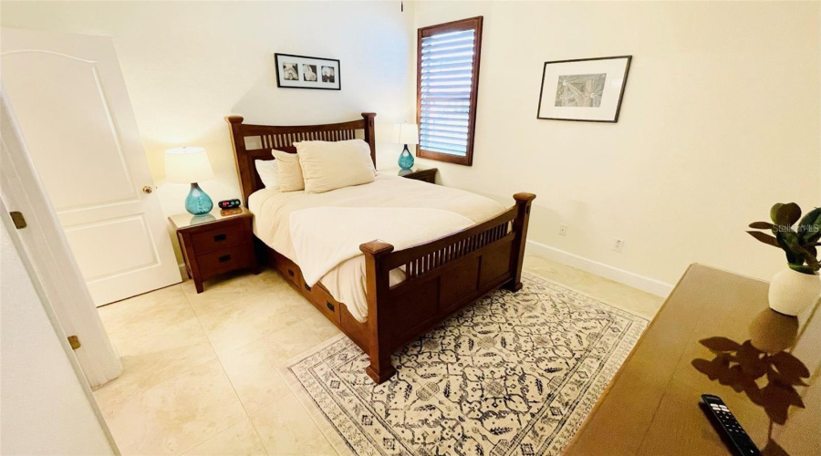 2nd Master Bedroom with Queen Bed