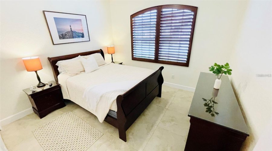 Bedroom 3 with Queen Bed