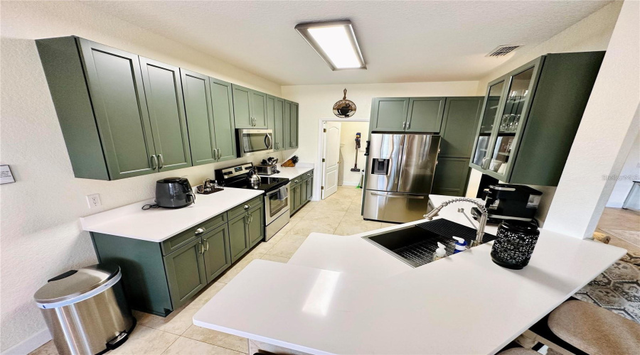 DAVENPORT, Florida 33897, 4 Bedrooms Bedrooms, ,3 BathroomsBathrooms,Residential,For Sale,BIRKDALE,0,MFRS5146411
