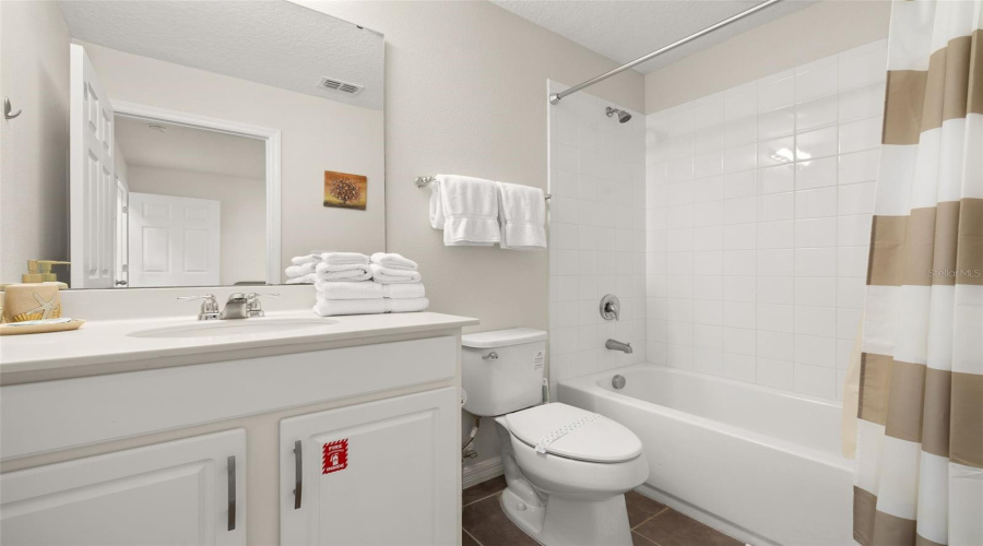 KISSIMMEE, Florida 34747, 5 Bedrooms Bedrooms, ,4 BathroomsBathrooms,Residential,For Sale,CAREY PALM,0,MFRS5146399