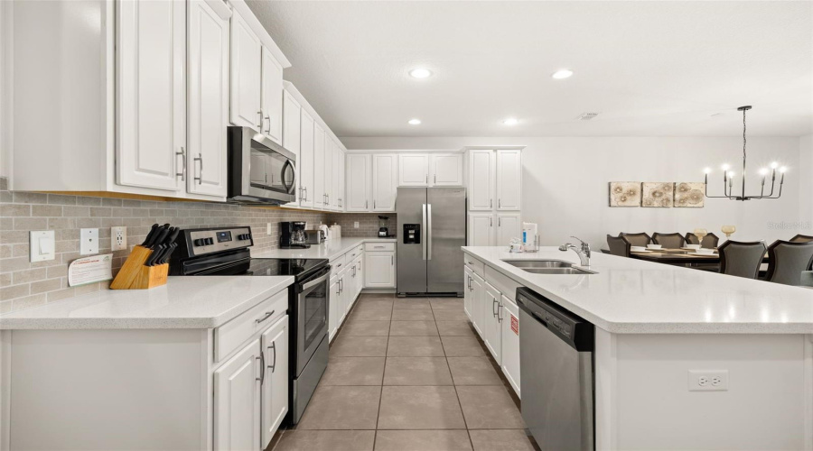 KISSIMMEE, Florida 34747, 5 Bedrooms Bedrooms, ,4 BathroomsBathrooms,Residential,For Sale,CAREY PALM,0,MFRS5146399