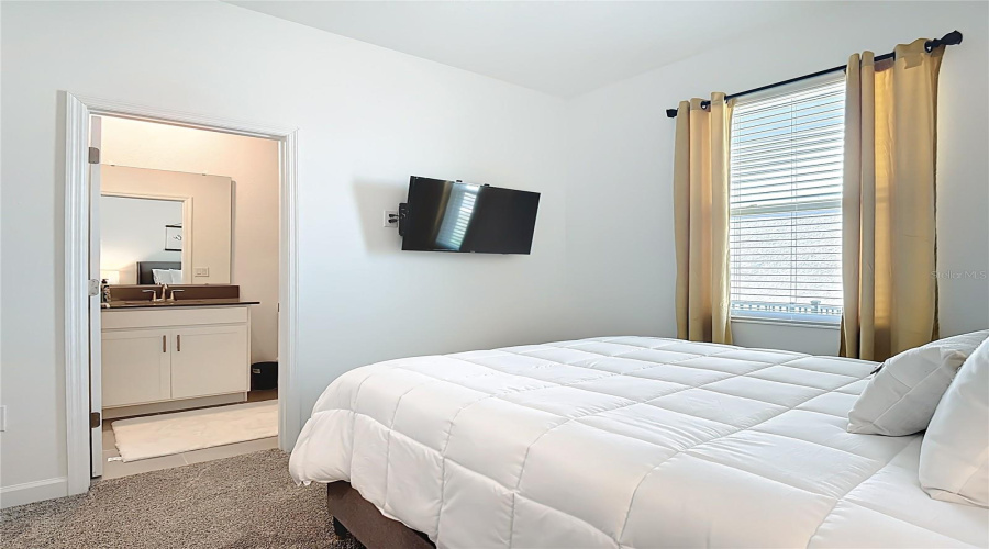 DAVENPORT, Florida 33837, 4 Bedrooms Bedrooms, ,3 BathroomsBathrooms,Residential,For Sale,REDBRIDGE,0,MFRS5146307