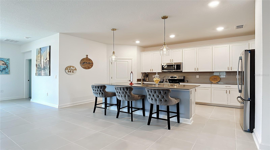 DAVENPORT, Florida 33837, 4 Bedrooms Bedrooms, ,3 BathroomsBathrooms,Residential,For Sale,REDBRIDGE,0,MFRS5146307