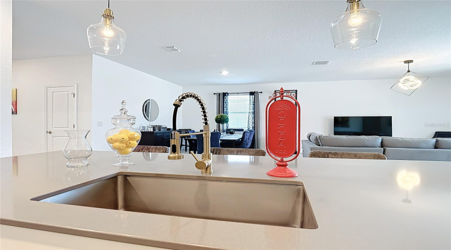 DAVENPORT, Florida 33837, 4 Bedrooms Bedrooms, ,3 BathroomsBathrooms,Residential,For Sale,REDBRIDGE,0,MFRS5146307