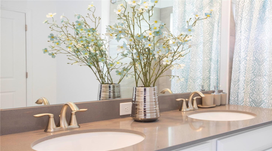 KISSIMMEE, Florida 34746, 4 Bedrooms Bedrooms, ,3 BathroomsBathrooms,Residential,For Sale,PARAGRAPH,0,MFRO6390218