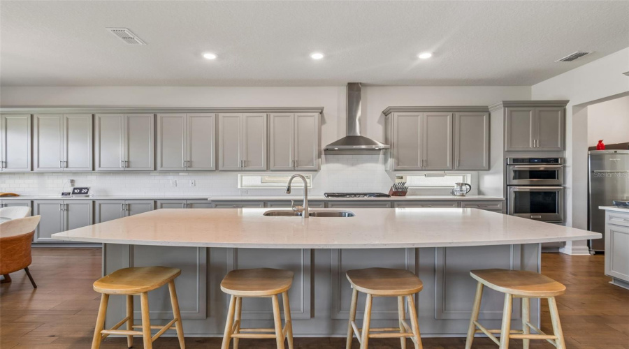 ORLANDO, Florida 32836, 4 Bedrooms Bedrooms, ,4 BathroomsBathrooms,Residential,For Sale,WOODLAND FOREST,0,MFRO6393453