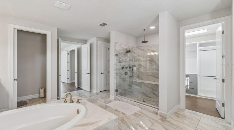 ORLANDO, Florida 32836, 4 Bedrooms Bedrooms, ,4 BathroomsBathrooms,Residential,For Sale,WOODLAND FOREST,0,MFRO6393453