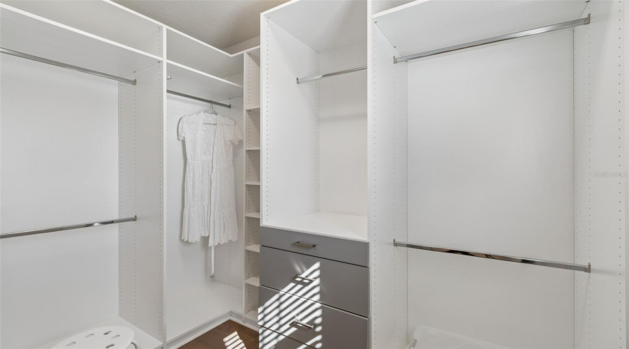 ORLANDO, Florida 32836, 4 Bedrooms Bedrooms, ,4 BathroomsBathrooms,Residential,For Sale,WOODLAND FOREST,0,MFRO6393453