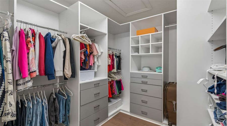 ORLANDO, Florida 32836, 4 Bedrooms Bedrooms, ,4 BathroomsBathrooms,Residential,For Sale,WOODLAND FOREST,0,MFRO6393453