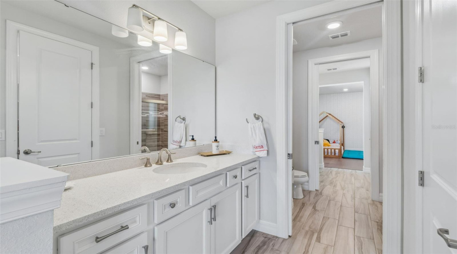 ORLANDO, Florida 32836, 4 Bedrooms Bedrooms, ,4 BathroomsBathrooms,Residential,For Sale,WOODLAND FOREST,0,MFRO6393453