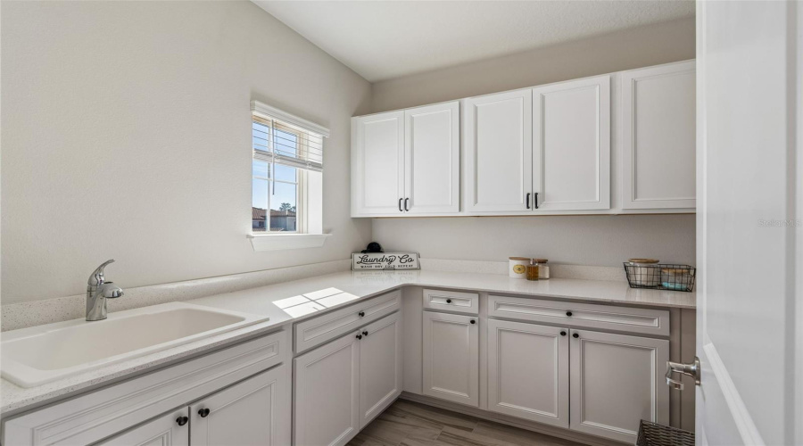 ORLANDO, Florida 32836, 4 Bedrooms Bedrooms, ,4 BathroomsBathrooms,Residential,For Sale,WOODLAND FOREST,0,MFRO6393453