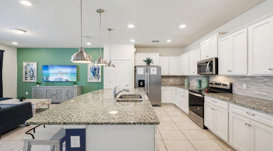 DAVENPORT, Florida 33897, 5 Bedrooms Bedrooms, ,4 BathroomsBathrooms,Residential,For Sale,JETTY WAY,0,MFRV4948120